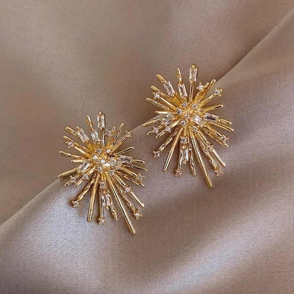 NEW 18k Yellow Gold Plated Diamond Firework Studs - Picture 5 of 8
